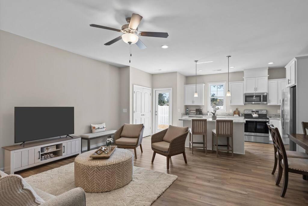 Вілла Beau Coast Getaway Beaufort Екстер'єр фото