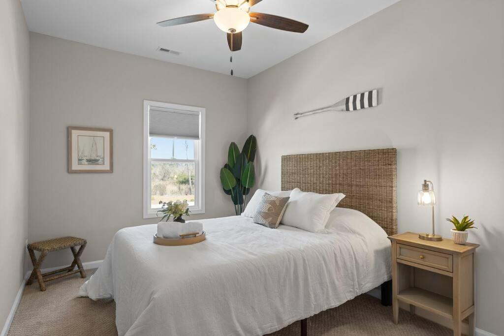 Вілла Beau Coast Getaway Beaufort Екстер'єр фото