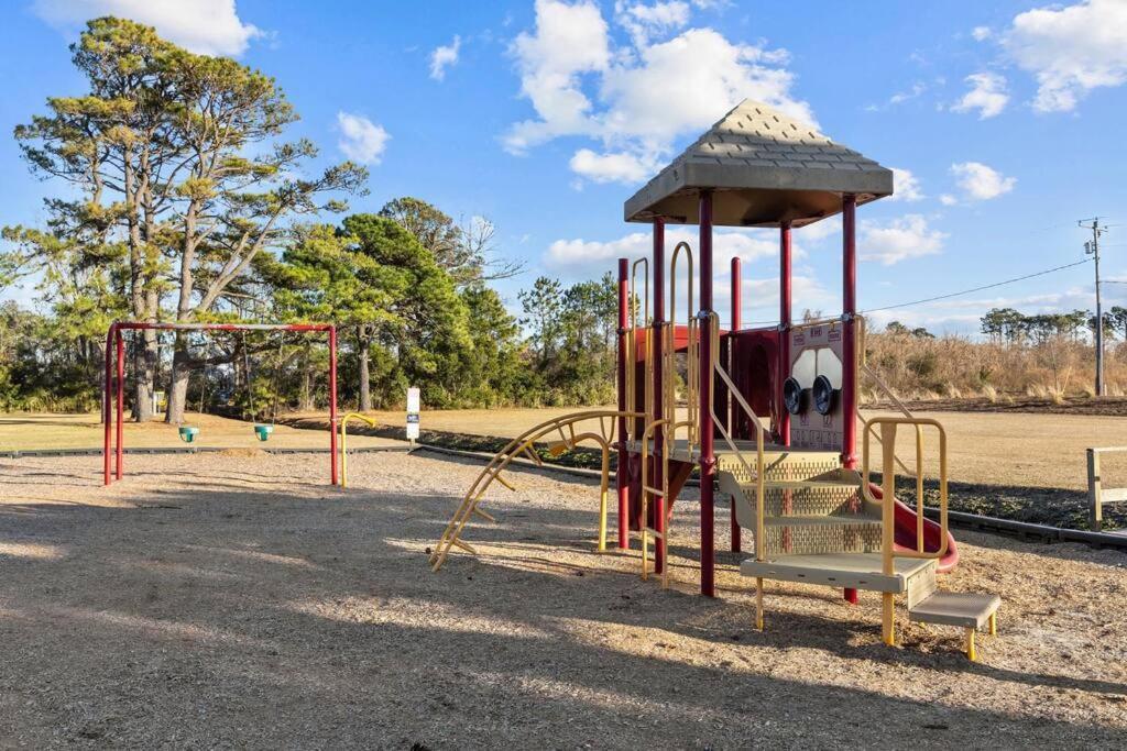 Вілла Beau Coast Getaway Beaufort Екстер'єр фото